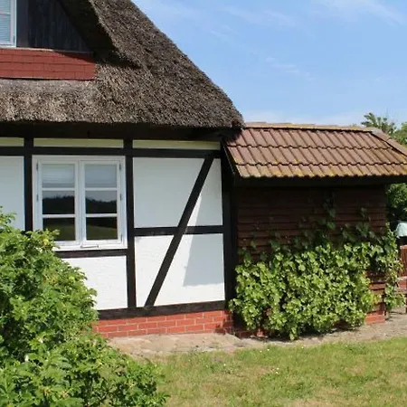 Cozy In Hohenkirchen With Terrace Appartamento Hohenkirchen (Nordwestmecklenburg)