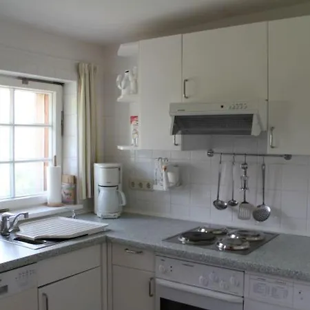 Cozy In Hohenkirchen With Terrace Appartamento